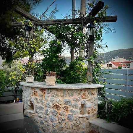 Ένας ευχάριστος χώρος με πισίνα Βίλα Πόρτο Ράφτη Εξωτερικό φωτογραφία