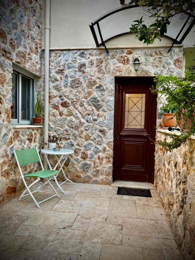 Ένας ευχάριστος χώρος με πισίνα Βίλα Πόρτο Ράφτη Εξωτερικό φωτογραφία